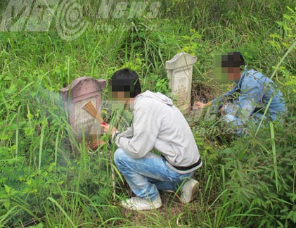 Trò quái gở ở ngôi mộ Phước “tám ngón“